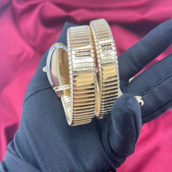 Elegant Gold Snake-Wrap Bracelet Watch with Crystal Accents Serpenti main image 7